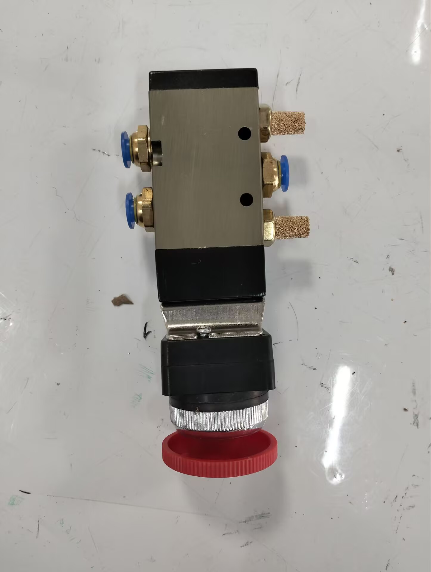 HC-B-58042 High Quality Durable Five Way Valve for Bus Restroom