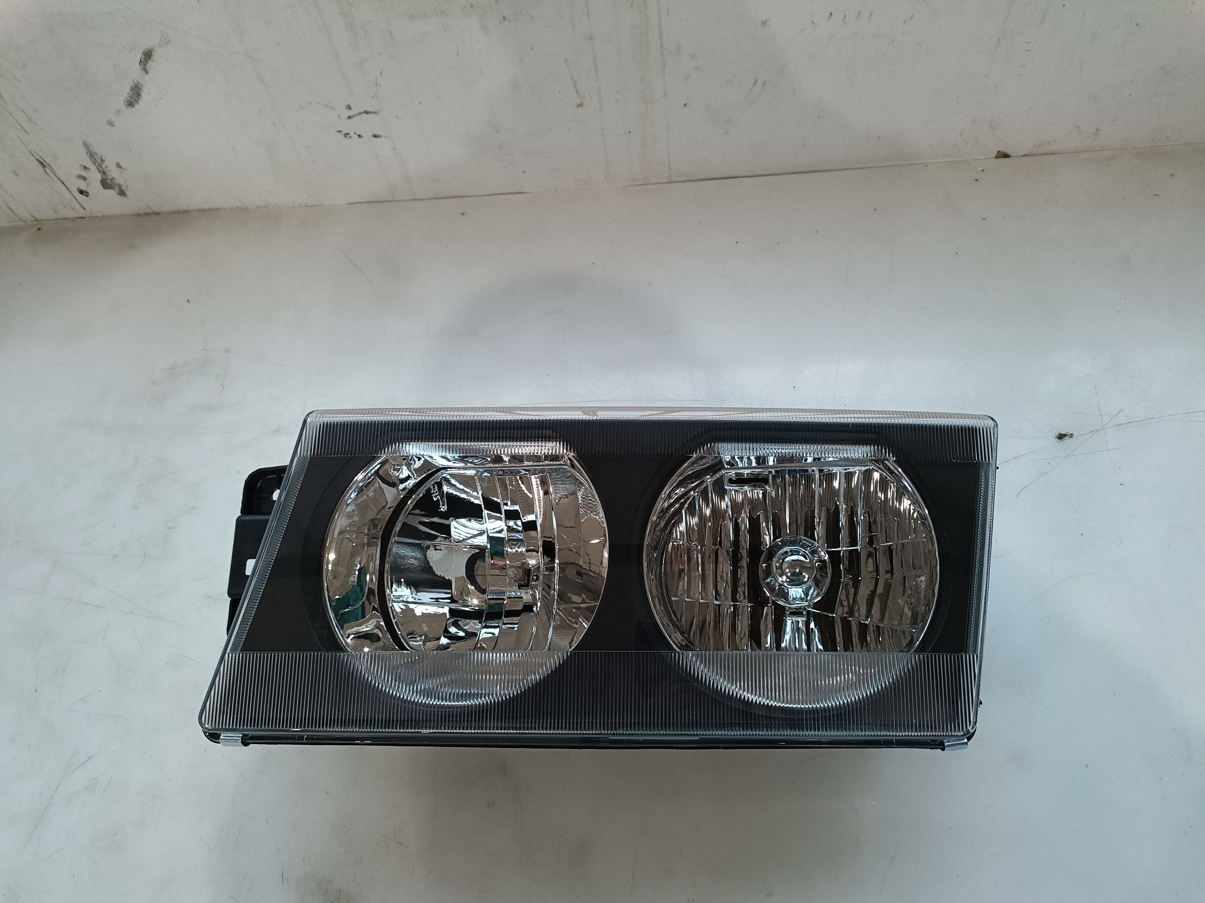 HC-C-4001066-1 High Brightness Head Lamp Assembly for Bus
