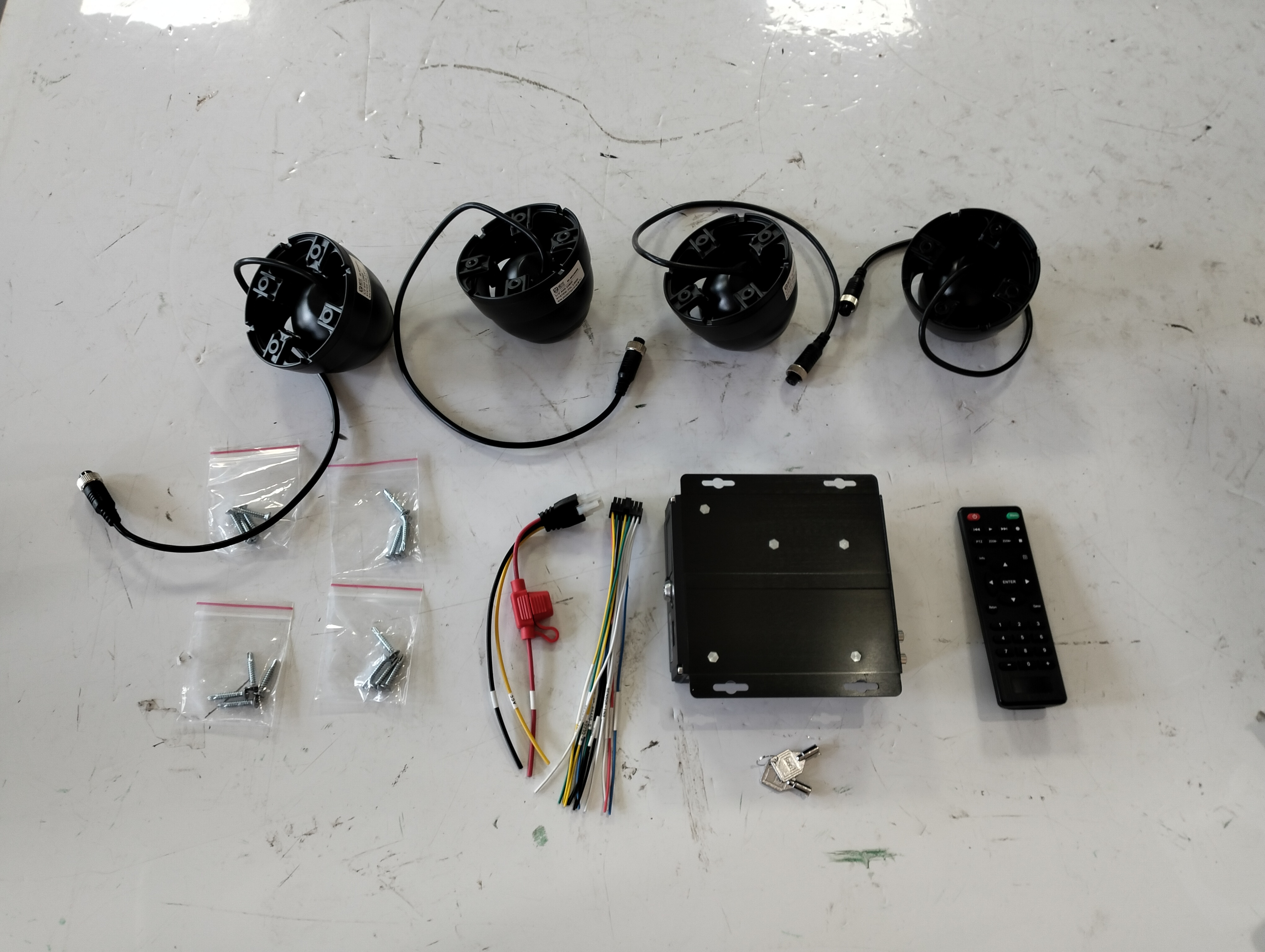 HC-B-63036-1 4-CH Full Set Mobile DVR Video Recorder Kit with 4PCS Waterproof Cameras for Car
