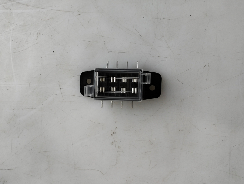 HC-O-2126-1 High Quality 8-Way Fuse Box for Bus Electrical System