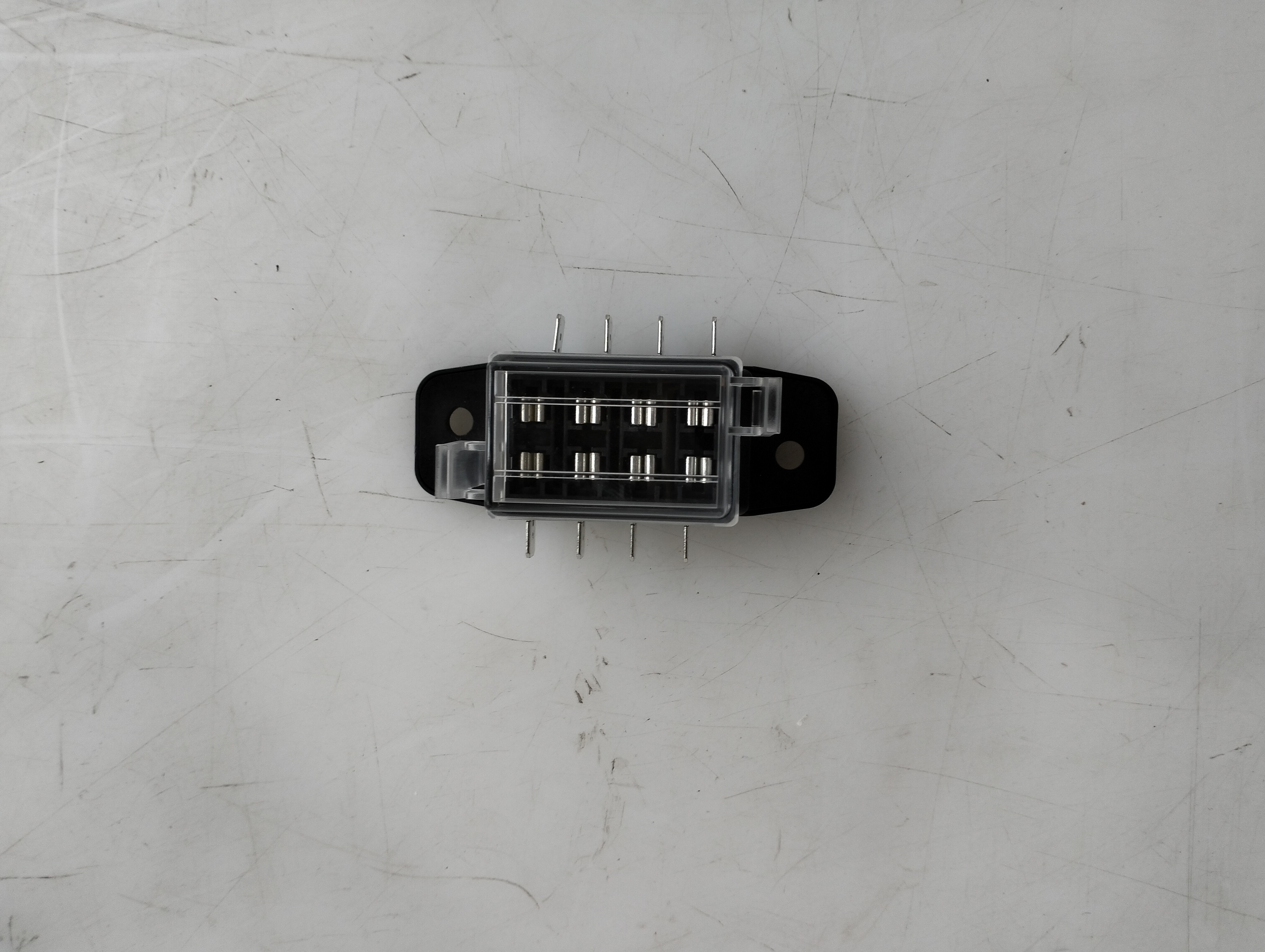 HC-O-2126-1 High Quality 8-Way Fuse Box for Bus Electrical System