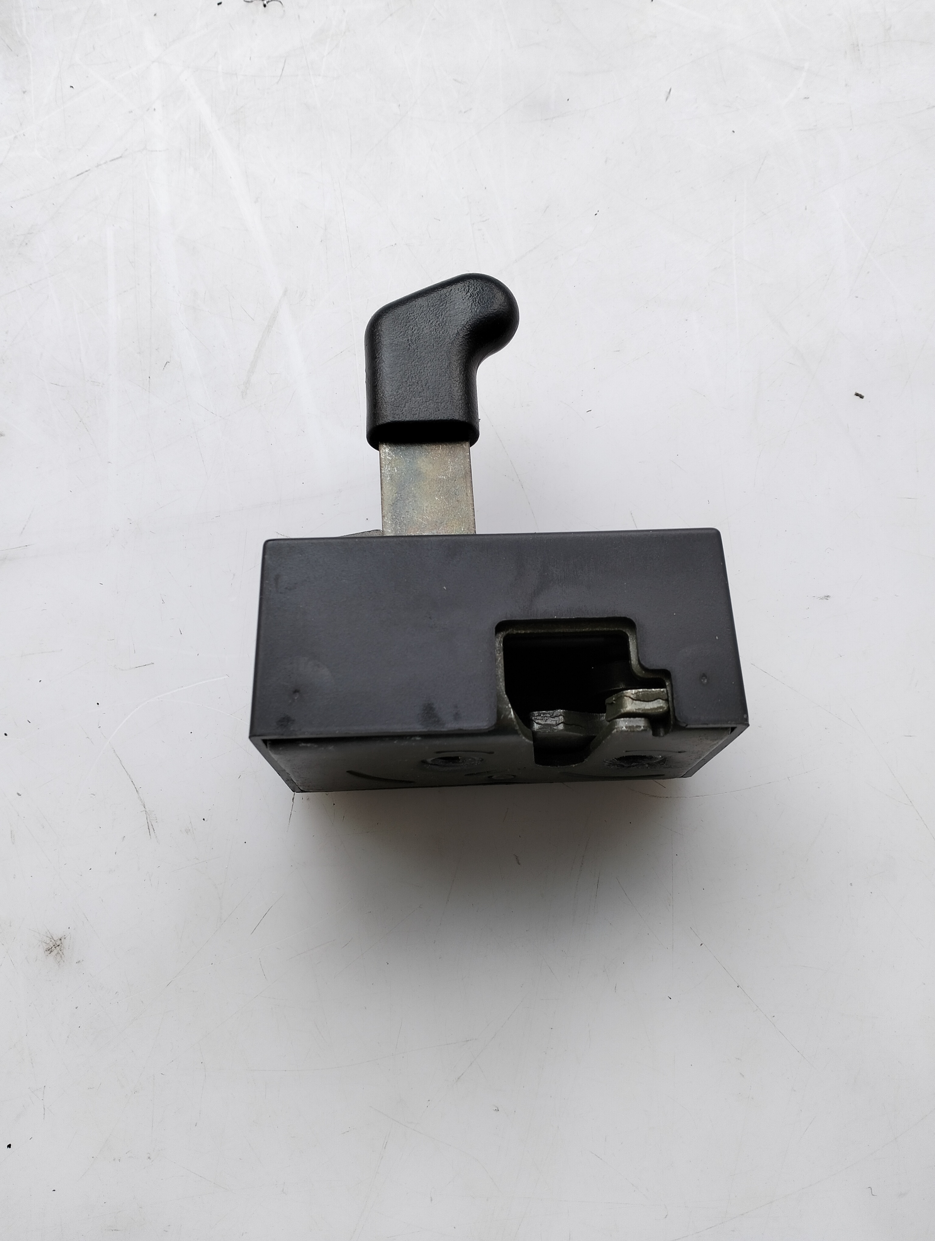 HC-B-10517 BUS SPARE PARTS LOCK BODY