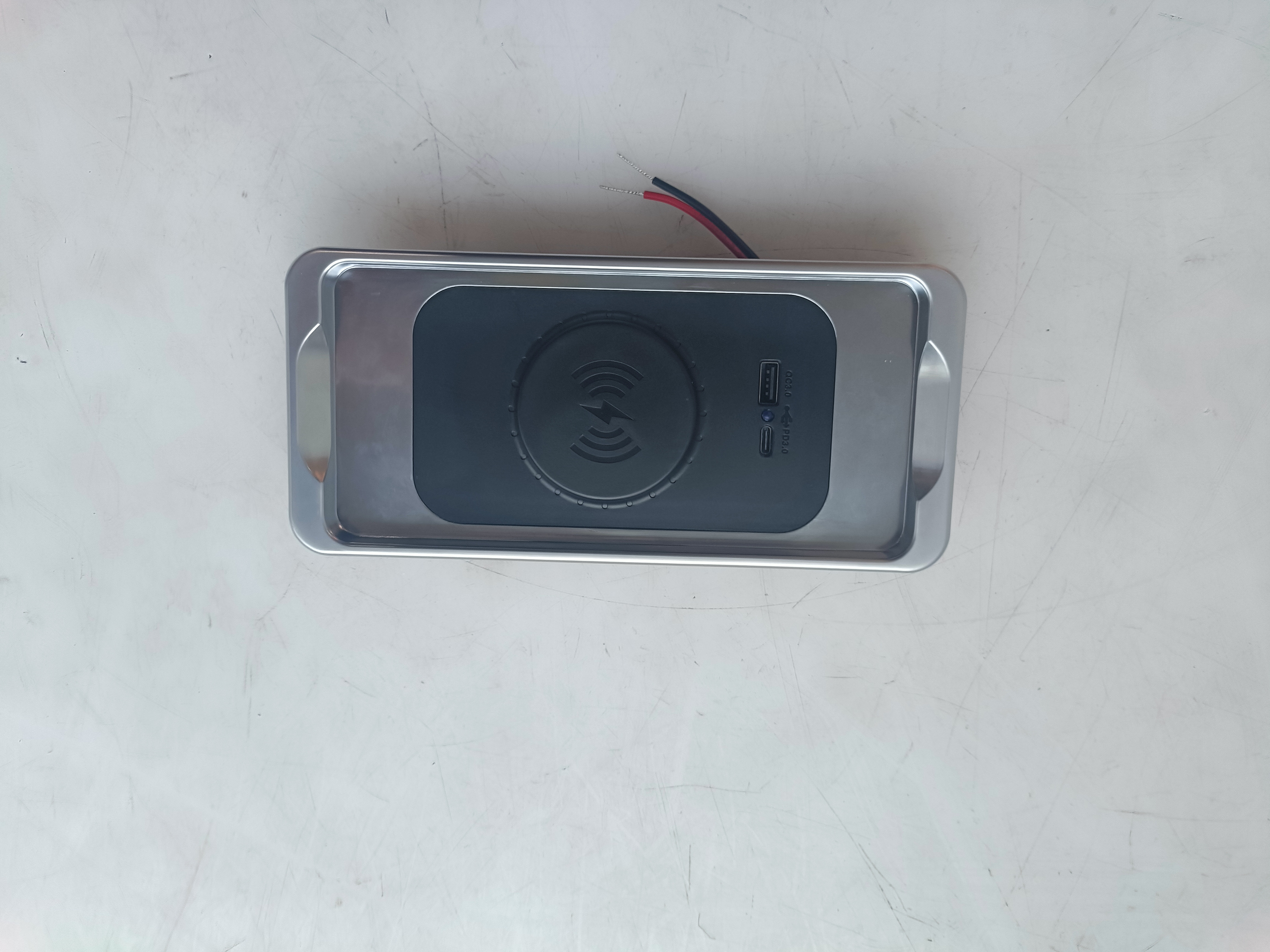 HC-B-65067-1 AUTO PARTS UNIVERSAL ON-BOARD BUILT -IN WIRELESS CHARGING PAD