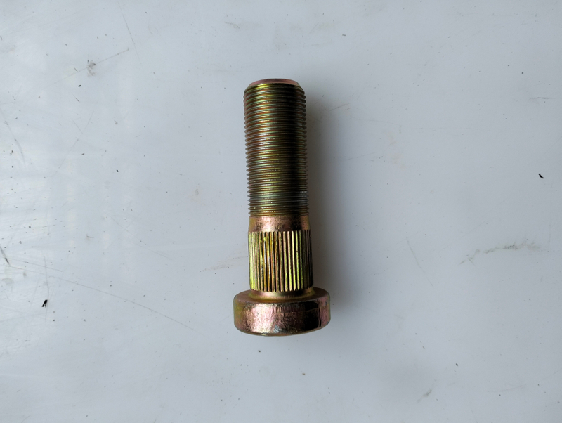HC-O-3264 High Strength 10.9 Grade Front Wheel Hub Stud Bolt 230000832 for Bus