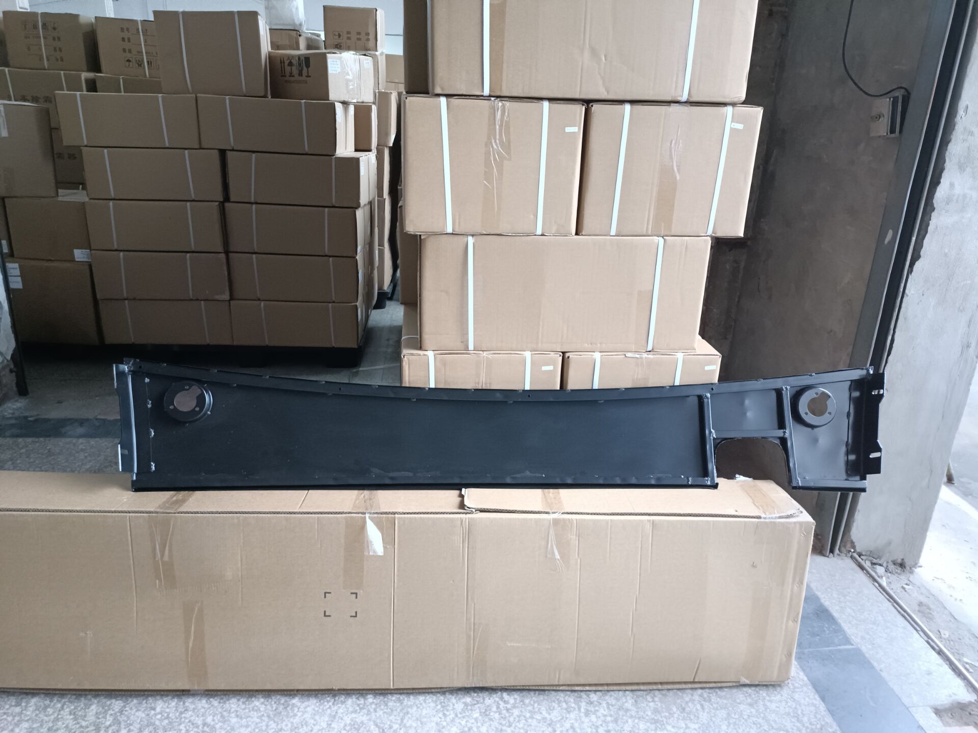 HC-B-46184 High Precision Iron Lamp Trim for Bus